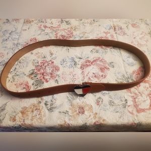 Gently worn Women Skinny Heart Logo Tommy Hilfiger Brown Belt Large